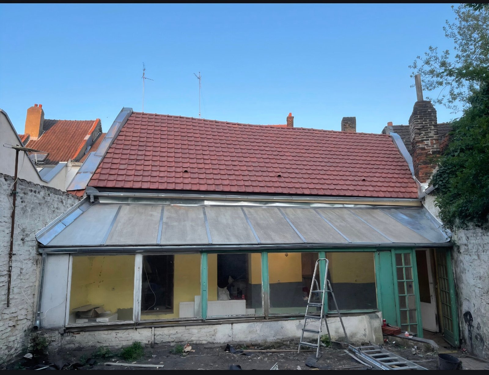 Rénovation d’une toiture en tuiles à Maing
